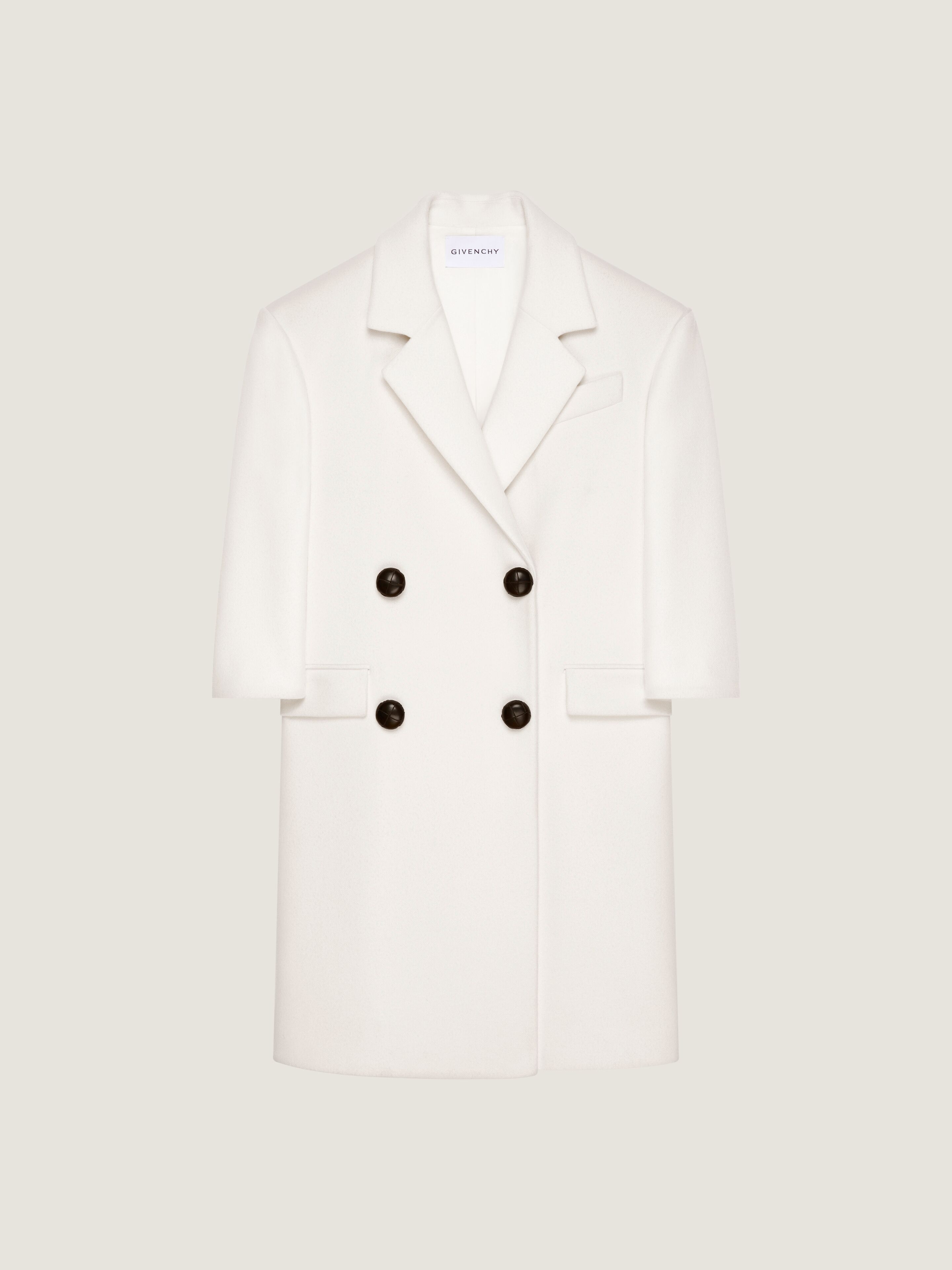 Double breasted coat in wool